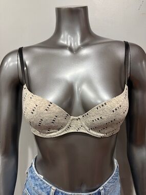 PINK Victoria's Secret Heather Gray Wear Everywhere Bra with Black Trim